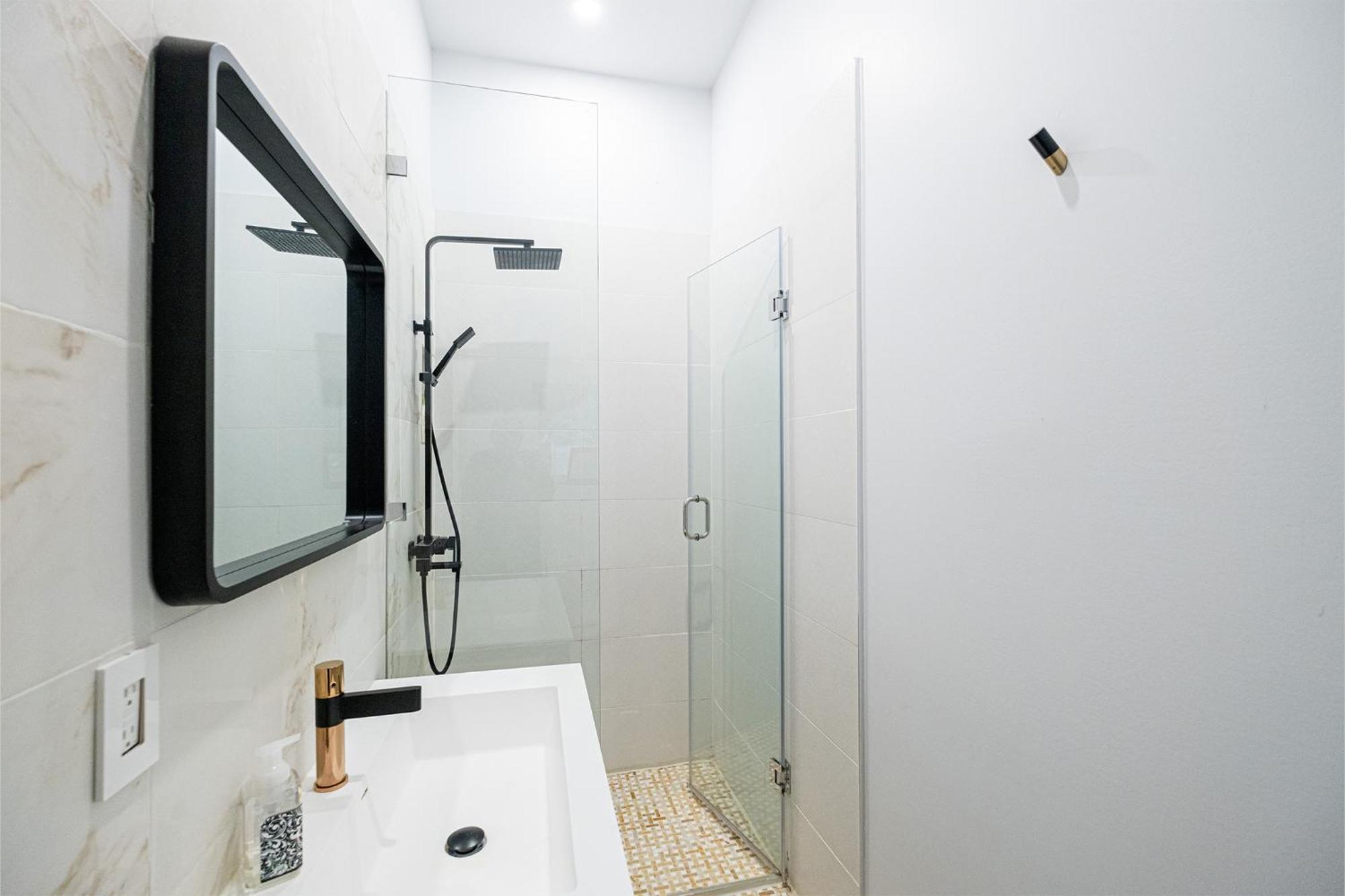 Queen Loft In Nature Toronto Ngoại thất bức ảnh